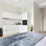 Hilltop - Noblessner District Apartment *
